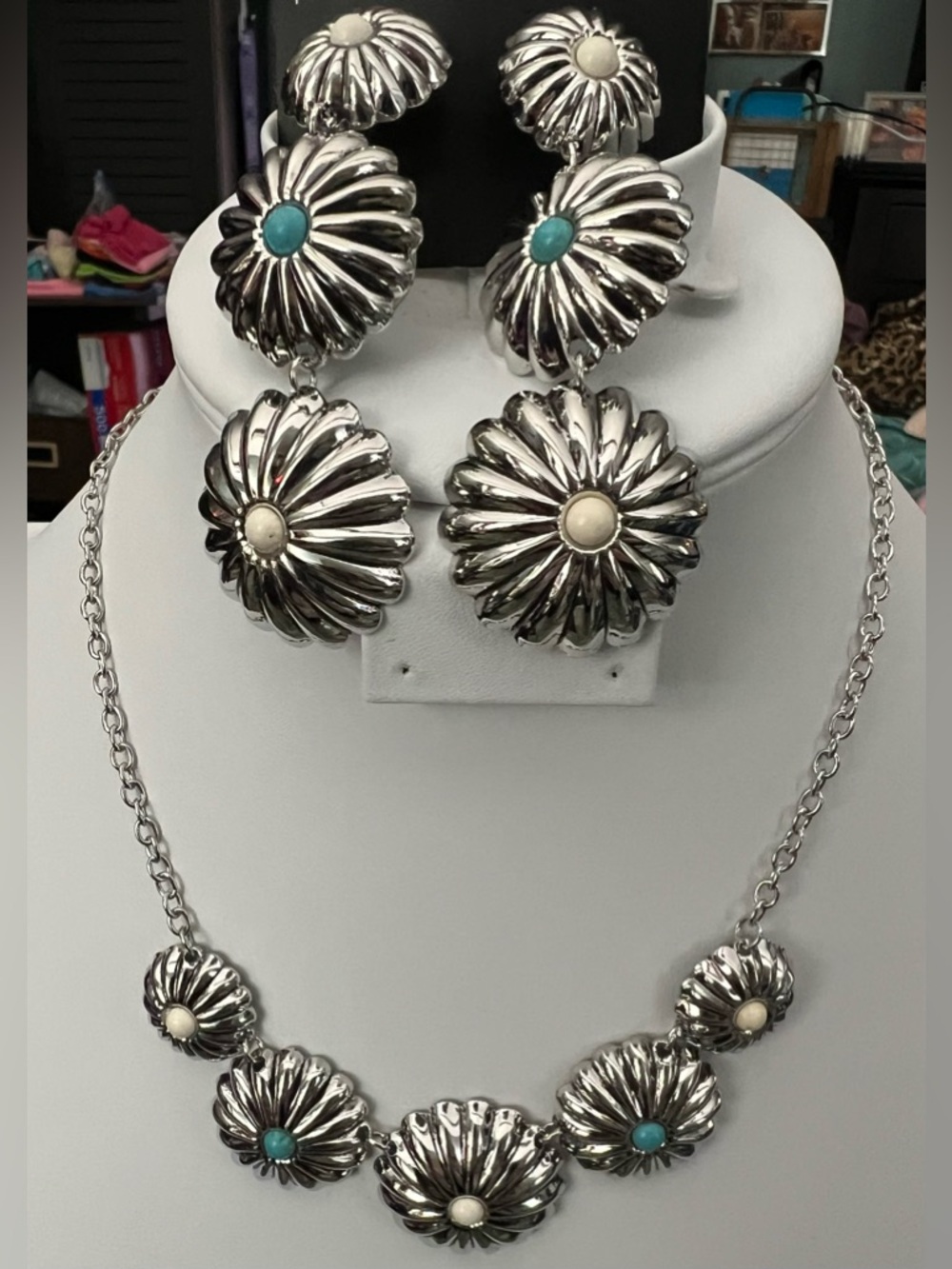 Paparazzi Silvertone Floral Necklace and Earrings with turquoise & cream accents